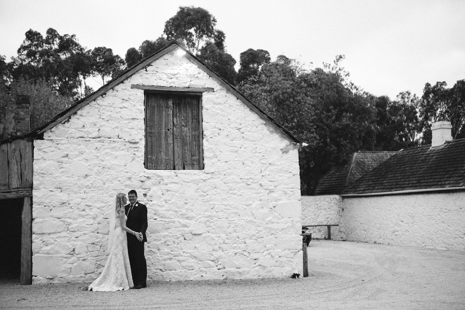 Melbourne Marriage Celebrant Meriki Comito | Seryn & Stuart's Emu Bottom Homestead Wedding | Photo: www.kimselbyphotography.com.au 