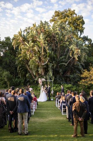 Garden Weddings with Melbourne Marriage Celebrant Meriki Comito